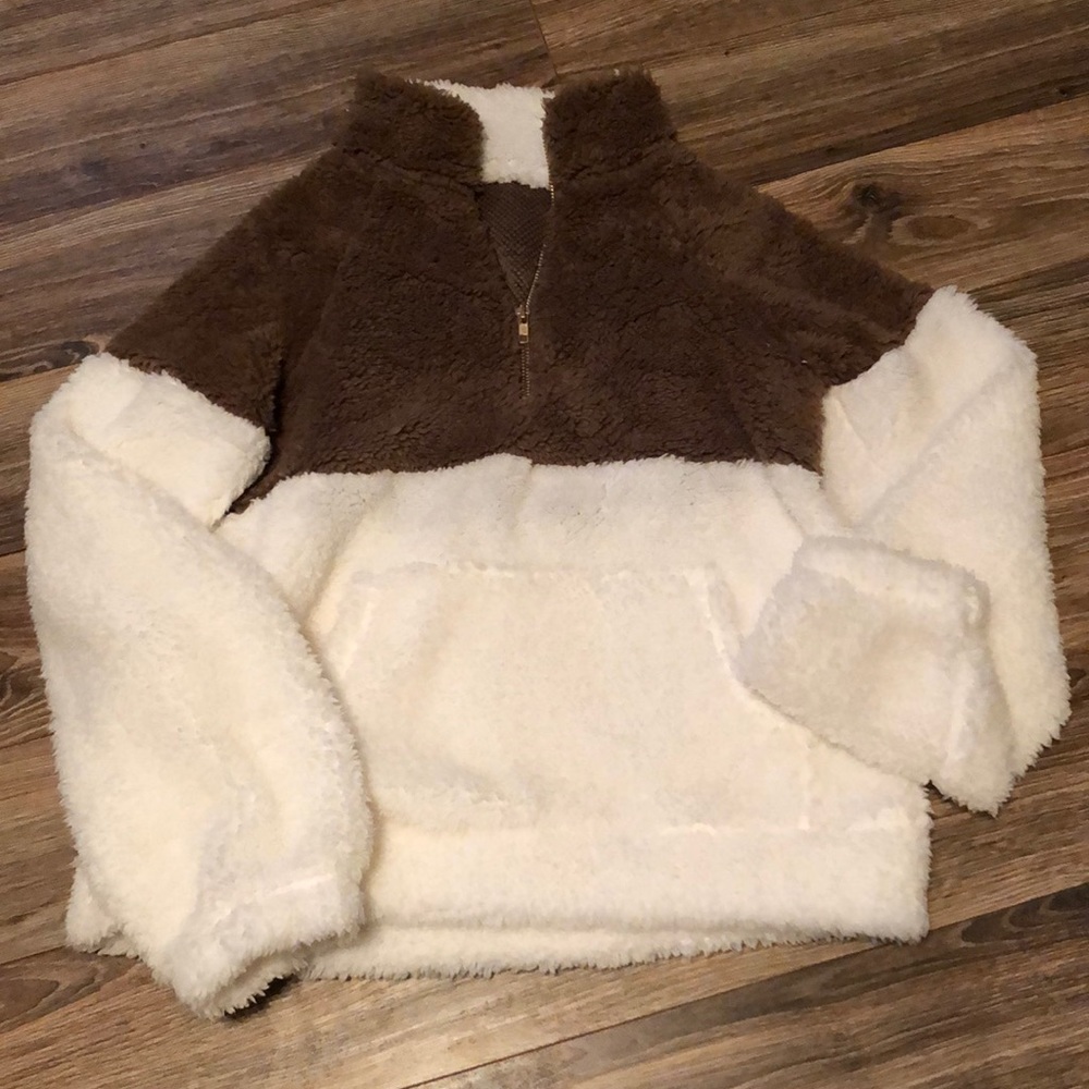 ❌SOLD❌ Fuzzy pullover (Sherpa)
